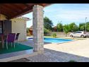 Casa vacanza Mary - with pool : H (8+1) Medulin - Istria  - Croazia - il cortile