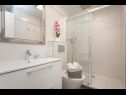 Appartamenti Regent 2 - exclusive location: A1(2+2), SA(2) Rovinj - Istria  - Appartamento - A1(2+2): il bagno con la toilette