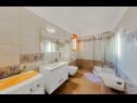 Casa vacanza Klo - with pool : H(8) Valtura - Istria  - Croazia - H(8): il bagno con la toilette