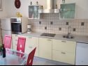 Appartamenti Mila - 80 m from the beach: A1(6) Brna - Isola di Korcula  - Appartamento - A1(6): la cucina con la sala da pranzo