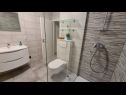 Appartamenti Mila - 80 m from the beach: A1(6) Brna - Isola di Korcula  - Appartamento - A1(6): il bagno con la toilette