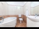 Appartamenti Juri A1(2+2), A2(2+2) Vrbnik - Isola di Krk  - Appartamento - A1(2+2): il bagno con la toilette