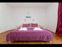 Appartamenti Juri A1(2+2), A2(2+2) Vrbnik - Isola di Krk  - Appartamento - A1(2+2): la camera da letto