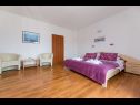 Appartamenti Juri A1(2+2), A2(2+2) Vrbnik - Isola di Krk  - Appartamento - A1(2+2): la camera da letto