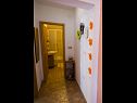 Appartamenti Luka A1(4), A2(4) Vrbnik - Isola di Krk  - Appartamento - A1(4): il corridoio