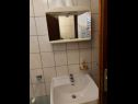 Appartamenti Supec - near the sea: A1(4), A2(4) Vrbnik - Isola di Krk  - Appartamento - A2(4): il bagno con la toilette