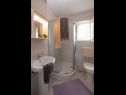 Appartamenti Miriam - 200m from beach: SA1(2+1), A2(2+2) Ika - Quarnaro  - Studio appartamento - SA1(2+1): il bagno con la toilette