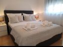 Appartamenti Villa Esse - heated pool & seaview: A1(2+2), A2(4+2), A3(2+2), A4(4+2), A5(2+2) Baska Voda - Riviera Makarska  - Appartamento - A3(2+2): la camera da letto