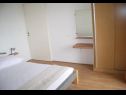 Appartamenti Josip II - 150 m from beach with free parking: SA4(2+1), SA5(3), A6(4) Baska Voda - Riviera Makarska  - Appartamento - A6(4): la camera da letto
