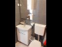 Appartamenti Ante - seaview A1(5), SA2(3), SA3(2+1) Brela - Riviera Makarska  - Studio appartamento - SA2(3): il bagno con la toilette