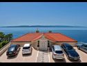 Appartamenti Draga - 10 m from sea: A1(4+2), A2(2+2) Brela - Riviera Makarska  - il parcheggio