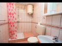 Appartamenti e camere Hope - 30m to the sea & seaview: R1(3), R3(3), A2(3), A4(4) Brela - Riviera Makarska  - Appartamento - A2(3): il bagno con la toilette