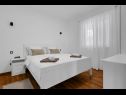 Appartamenti Anka - amazing location: SA1(3), SA2(4), SA3(4), SA4(2+2), SA5(2+2), SA6(2), SA7(4), A8(4+2), SA9(2+1), SA10(2), A11(2+2), SA13(4) Brela - Riviera Makarska  - Appartamento - A8(4+2): la camera da letto
