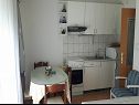 Appartamenti Kate - 20m from the beach: A1(2+2), A2(2+2) Brist - Riviera Makarska  - Appartamento - A1(2+2): la cucina con la sala da pranzo
