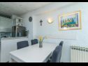 Appartamenti Jure - terrace with amazing sea view: A1 Leona (6+2), A2 Ivano (6+2) Brist - Riviera Makarska  - Appartamento - A1 Leona (6+2): la cucina con la sala da pranzo