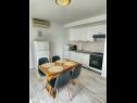 Appartamenti Sea View - cosy & comfortable: A2 Zaborke(4), A4 Somina(2+2) Brist - Riviera Makarska  - Appartamento - A2 Zaborke(4): la cucina con la sala da pranzo