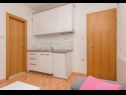 Appartamenti Ivi - 100 m from pebble beach: A1(2+2), A2(2+2), A3(2+2), A4(4+4), A5(2+2) Drasnice - Riviera Makarska  - Appartamento - A1(2+2): la cucina