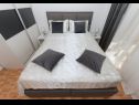 Appartamenti Ivi - 100 m from pebble beach: A1(2+2), A2(2+2), A3(2+2), A4(4+4), A5(2+2) Drasnice - Riviera Makarska  - Appartamento - A2(2+2): la camera da letto