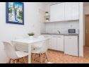 Appartamenti Ivi - 100 m from pebble beach: A1(2+2), A2(2+2), A3(2+2), A4(4+4), A5(2+2) Drasnice - Riviera Makarska  - Appartamento - A2(2+2): la cucina con la sala da pranzo