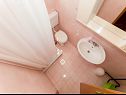 Appartamenti Srzi - 200 m from sea: A1(7+1), SA2(2), A3(2+1) Makarska - Riviera Makarska  - Studio appartamento - SA2(2): il bagno con la toilette