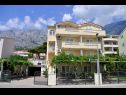 Appartamenti Ivi - big parking and courtyard SA2(3), SA4(2+1), SA3(2+1), SA5(2+1), SA6(2+1) Makarska - Riviera Makarska  - la casa