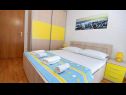 Appartamenti Ennio - free parking: A1(6+2) Makarska - Riviera Makarska  - Appartamento - A1(6+2): la camera da letto