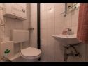 Appartamenti Josi - great view: A1(4+2) Makarska - Riviera Makarska  - Appartamento - A1(4+2): il bagno con la toilette