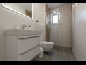 Appartamenti Mario - with terace: A1(2+2), A2(4), A3(2+2) Makarska - Riviera Makarska  - Appartamento - A3(2+2): il bagno con la toilette
