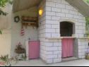 Appartamenti Viki - seaview & garden terrace: A1(6) Makarska - Riviera Makarska  - komin