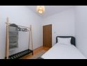 Appartamenti Marin - 20m to the beach: A1(5) Podgora - Riviera Makarska  - Appartamento - A1(5): la camera da letto
