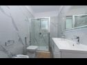 Appartamenti Marin - 20m to the beach: A1(5) Podgora - Riviera Makarska  - Appartamento - A1(5): il bagno con la toilette