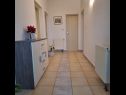 Appartamenti Damir A1(4) Tucepi - Riviera Makarska  - Appartamento - A1(4): il corridoio