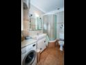 Appartamenti Damir A1(4) Tucepi - Riviera Makarska  - Appartamento - A1(4): il bagno con la toilette