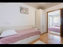 Appartamenti Anki - 15 m from sea: A1(4), A2(3), A3(2+1), A4 east(2+1) Zivogosce - Riviera Makarska  - Appartamento - A2(3): la camera da letto