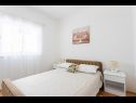 Appartamenti Anki - 15 m from sea: A1(4), A2(3), A3(2+1), A4 east(2+1) Zivogosce - Riviera Makarska  - Appartamento - A3(2+1): la camera da letto