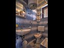 Appartamenti IK A1(2+1), A2(2), SA3(2), SA4(2), A5(4) Jezera - Isola di Murter  - Appartamento - A2(2): il bagno con la toilette