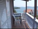 Appartamenti Lapa - 40 m from beach: A1 Nada (2+1), A2 Lucija (2+2) Jezera - Isola di Murter  - la casa
