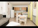 Appartamenti Matija - 30 m from sea: A1(4+2), A2(2+2) Jezera - Isola di Murter  - Appartamento - A1(4+2): la cucina con la sala da pranzo
