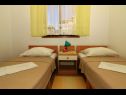 Appartamenti Slavica - free parking A1 Mali (3), A2 Veliki (4+1) Jezera - Isola di Murter  - Appartamento - A2 Veliki (4+1): la camera da letto