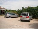 Appartamenti e camere Port - great loaction and free parking: A1 Veliki(4+1) , A2 Mali(4), SA3(2), R2 Mala(2) Murter - Isola di Murter  - il parcheggio (casa e dintorni)