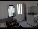 Appartamenti Zorica - with view: A1(4+1), SA2(2+1), SA3(2+1), SA4(2+1), A5(10+1) Marusici - Riviera Omis  - Studio appartamento - SA2(2+1): la camera da letto