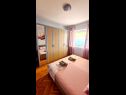 Appartamenti Aurel - sea view: A1(4+1) Omis - Riviera Omis  - Appartamento - A1(4+1): la camera da letto