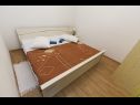 Appartamenti Stipica - 100 m from beach: A1(3+2), A3(2+2), SA4(2), A5(2+2) Ruskamen - Riviera Omis  - Appartamento - A5(2+2): la camera da letto