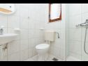 Appartamenti Neva - 50m from the sea A1(2+1), A2(2+1), SA3(3) Sumpetar - Riviera Omis  - Appartamento - A2(2+1): il bagno con la toilette