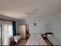 Appartamenti Bor - 20 meters from beach: SA3(2+1), A1(4+1), A2(4+1) Kraj - Isola di Pasman  - Studio appartamento - SA3(2+1): la camera da letto