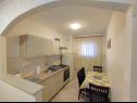 Appartamenti Bor - 20 meters from beach: SA3(2+1), A1(4+1), A2(4+1) Kraj - Isola di Pasman  - Appartamento - A2(4+1): la cucina con la sala da pranzo