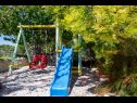 Casa vacanza Three holiday homes: H1 Azur (4), H2 Wood (4), H3 Ston (4+2) Orebic - Peninsola di Peljesac  - Croazia - parco giochi per i bambini