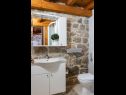 Casa vacanza Three holiday homes: H1 Azur (4), H2 Wood (4), H3 Ston (4+2) Orebic - Peninsola di Peljesac  - Croazia - H2 Wood (4): il bagno con la toilette