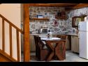 Casa vacanza Three holiday homes: H1 Azur (4), H2 Wood (4), H3 Ston (4+2) Orebic - Peninsola di Peljesac  - Croazia - H2 Wood (4): la cucina con la sala da pranzo