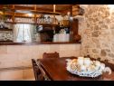 Casa vacanza Three holiday homes: H1 Azur (4), H2 Wood (4), H3 Ston (4+2) Orebic - Peninsola di Peljesac  - Croazia - H3 Ston (4+2): la cucina con la sala da pranzo